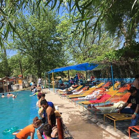 Hotel Y Balneario Ojo Caliente Camargo Exteriör bild