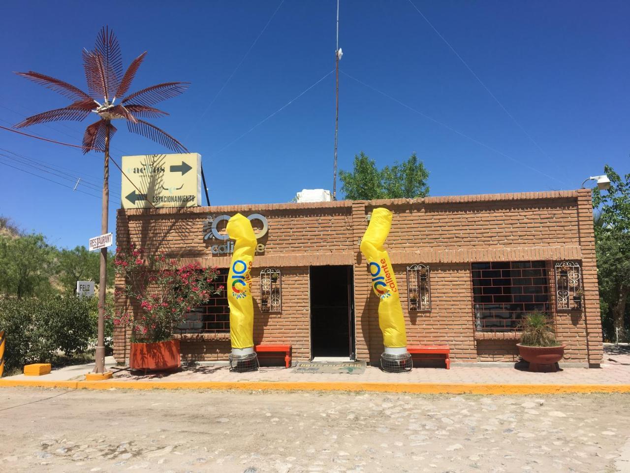 Hotel Y Balneario Ojo Caliente Camargo Exteriör bild